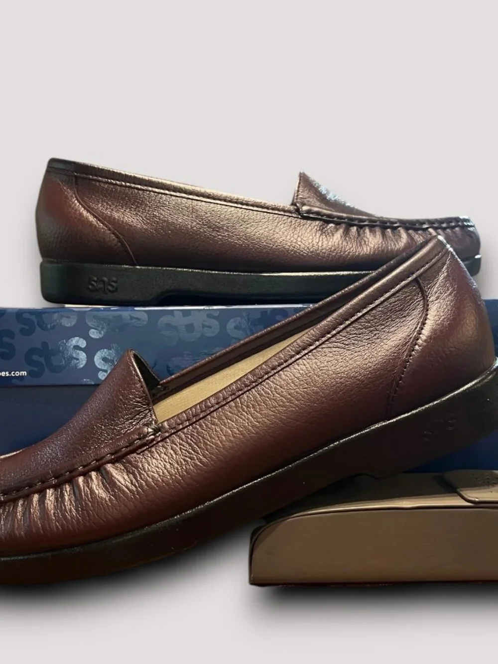 SAS Women's 9.5WW Comfort Brown Leather Slip-On Loafers